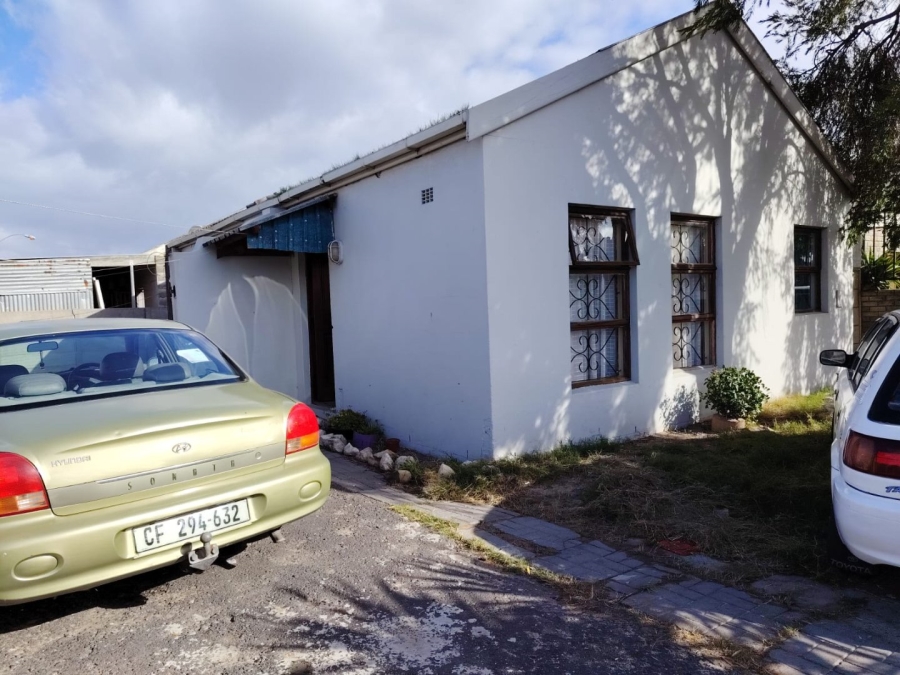 3 Bedroom Property for Sale in Park Village Western Cape